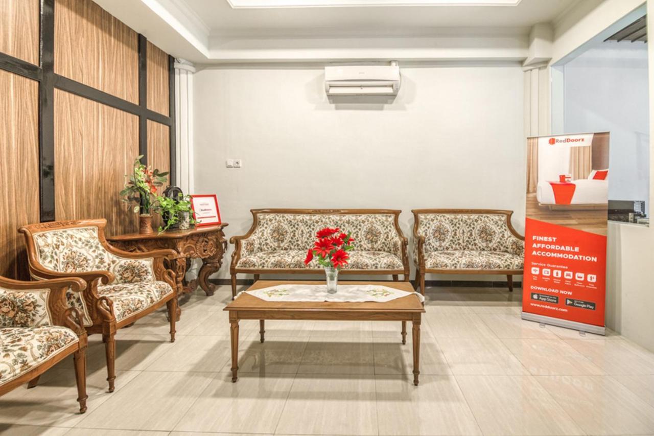 Reddoorz Plus Near Akademi Kepolisian Semarang 3 Exterior foto